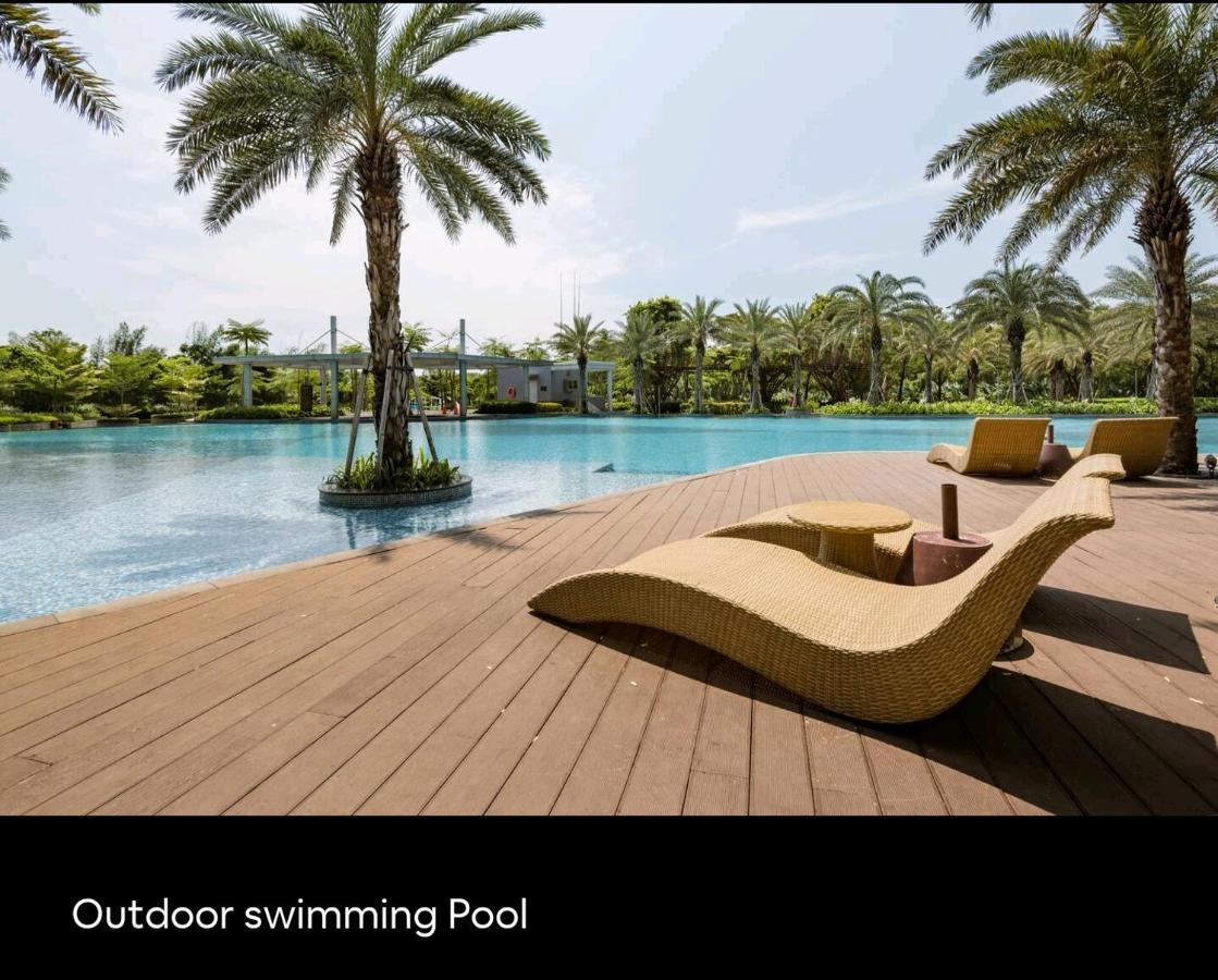 Studio Sea View Apartment At Gold Coast Pik By Mysweethome Jacarta Exterior foto